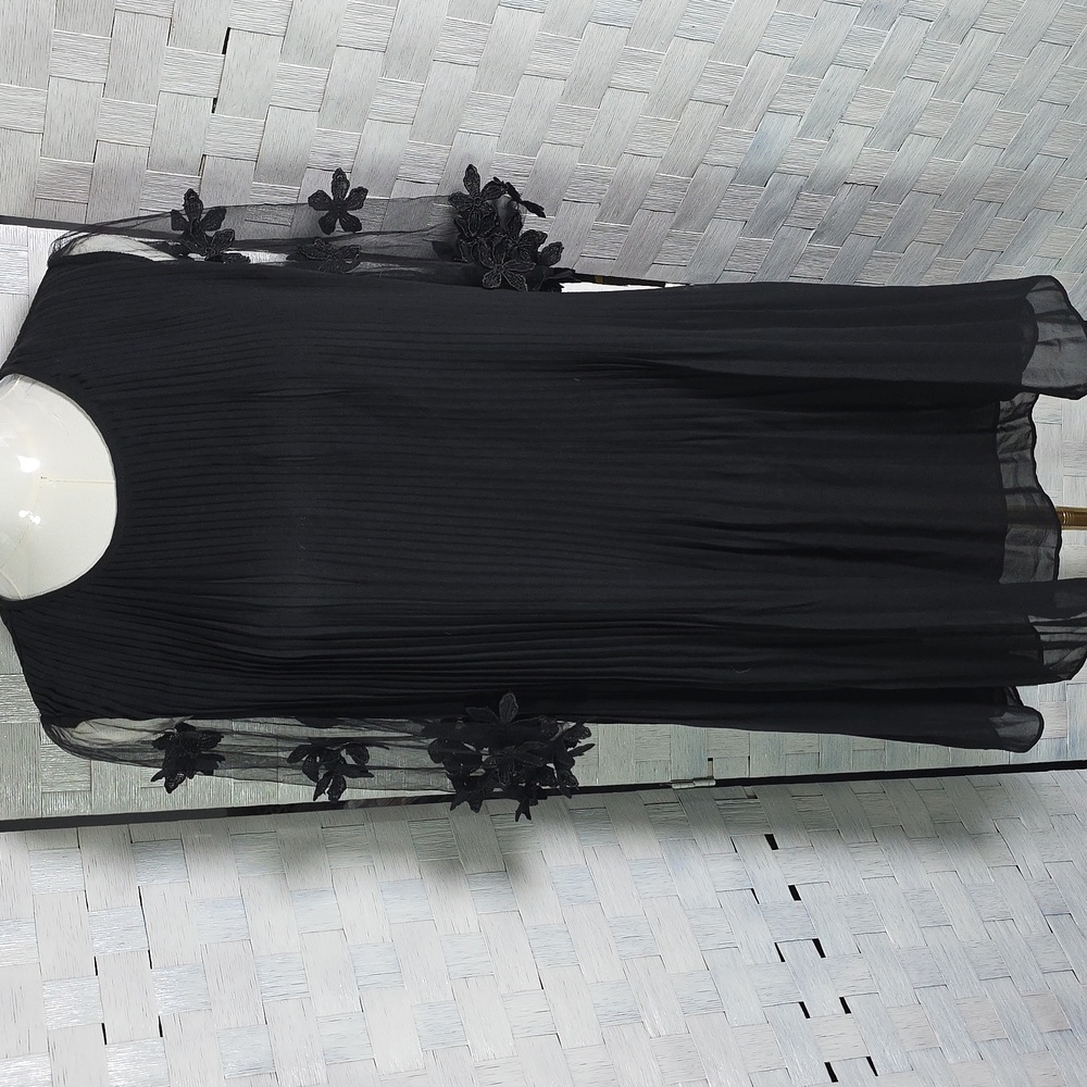 Forever 21 Dress - Picture 5 of 9